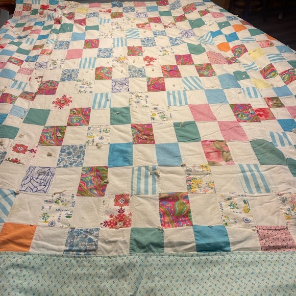 Patchwork Quilt with Multicolor Design